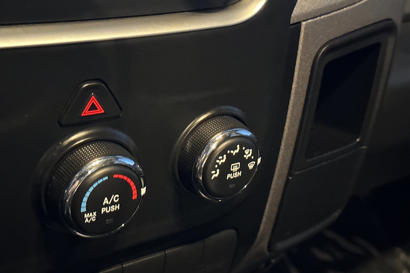 Used 2015 RAM 1500 Tradesman w/ Popular Equipment Group RWD image 27