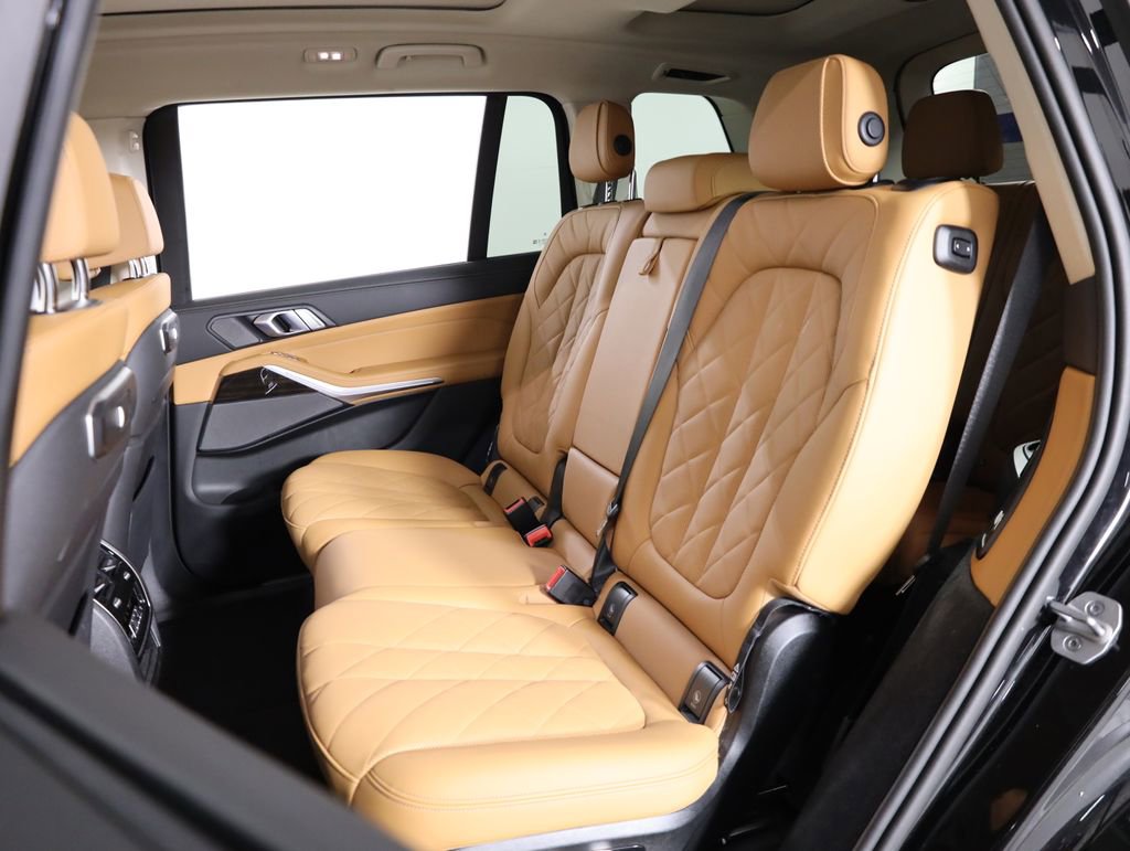 Used 2025 BMW X7 xDrive40i AWD/4WD image 56