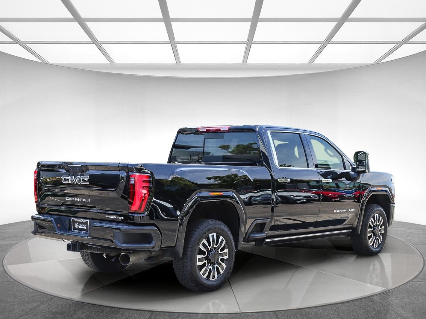 Used 2025 GMC Sierra 2500 Denali Ultimate AWD/4WD image 4