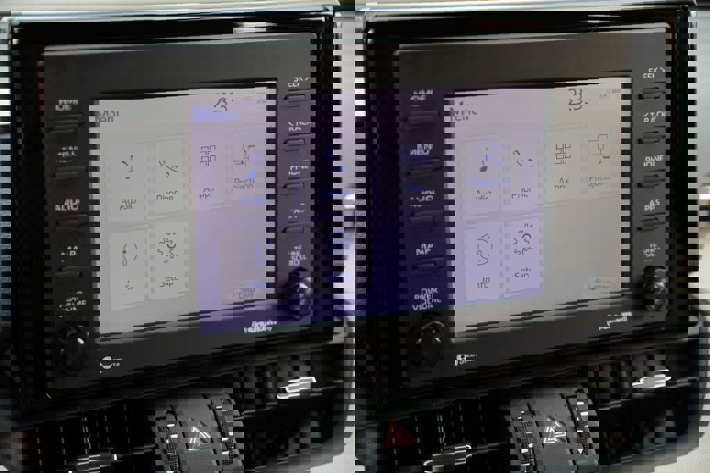 Used 2021 Toyota RAV4 XLE Premium image 31