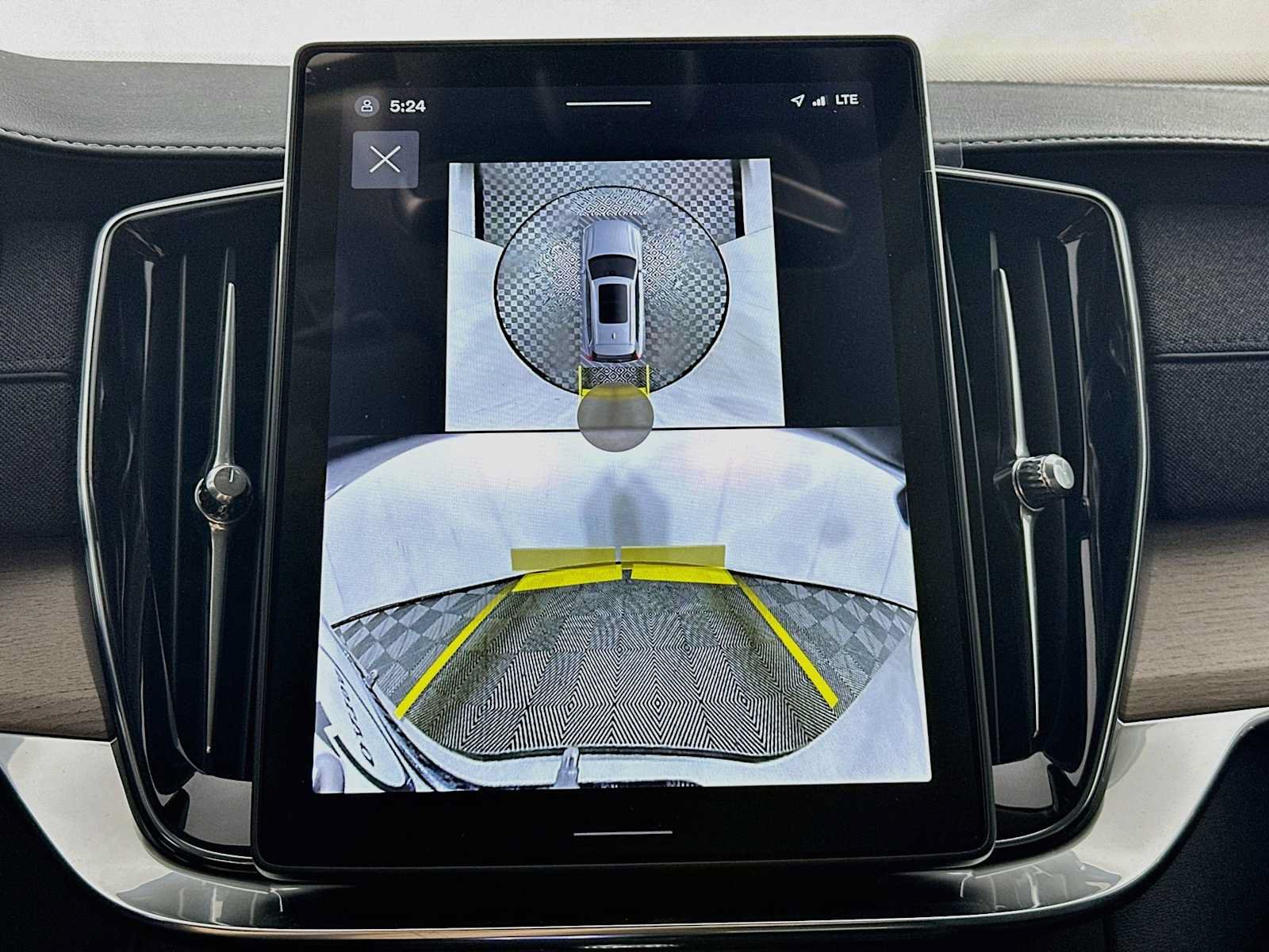 New 2027 Volvo XC90 B5 Plus AWD/4WD image 14