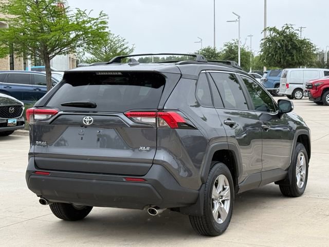 Used 2022 Toyota RAV4 XLE w/ Convenience Package image 5