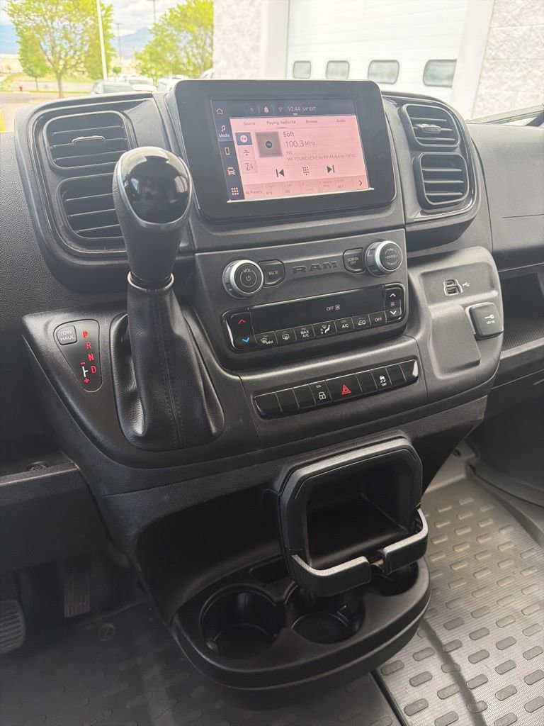 Used 2024 RAM ProMaster 2500 w/ Convenience Group FWD image 14
