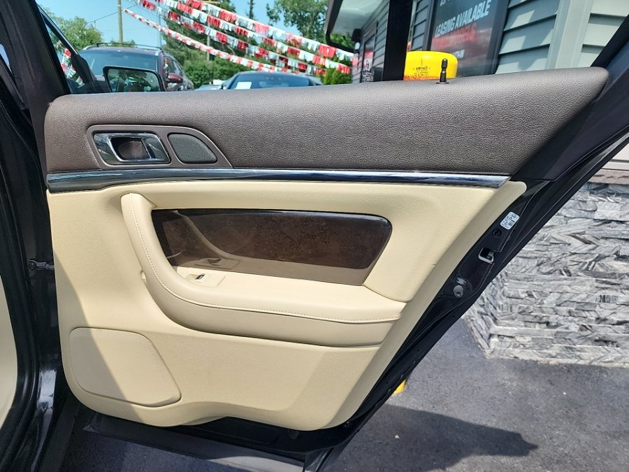 Used 2014 Lincoln MKS w/ Equipment Group 101A FWD image 39