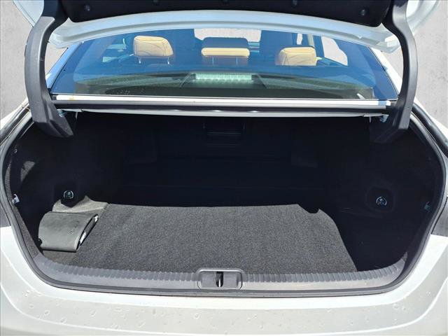Used 2025 Lexus ES 300h w/ Premium Package FWD image 6