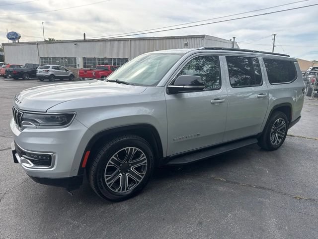 Used 2023 Jeep Wagoneer L Series II AWD/4WD image 2