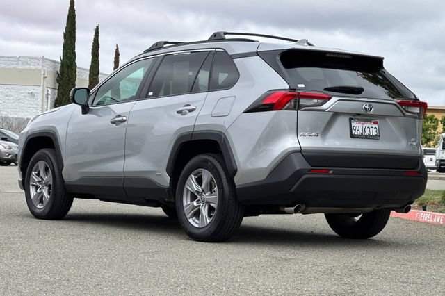 Used 2022 Toyota RAV4 LE AWD/4WD image 6