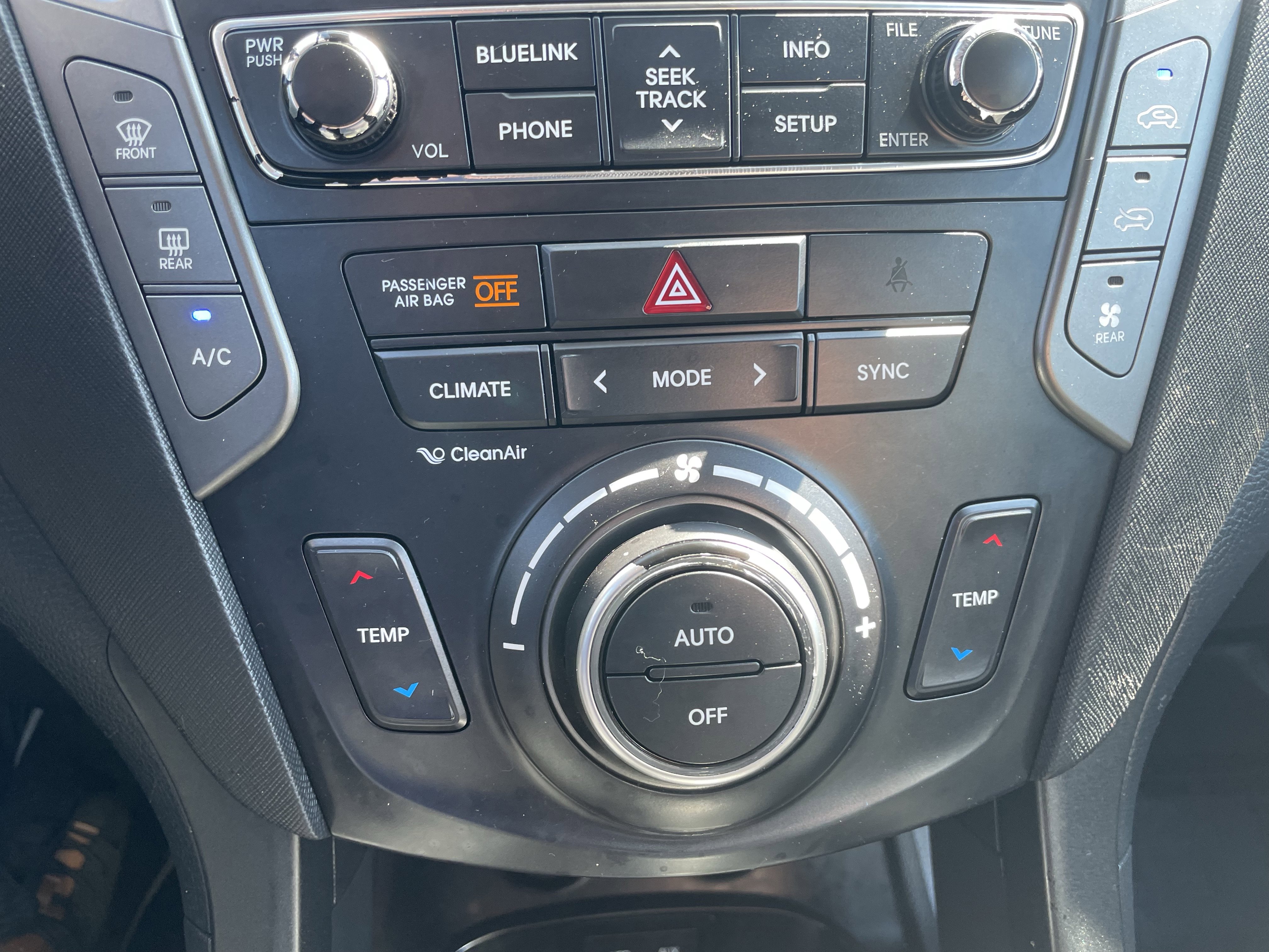 Used 2017 Hyundai Santa Fe Limited AWD/4WD image 23