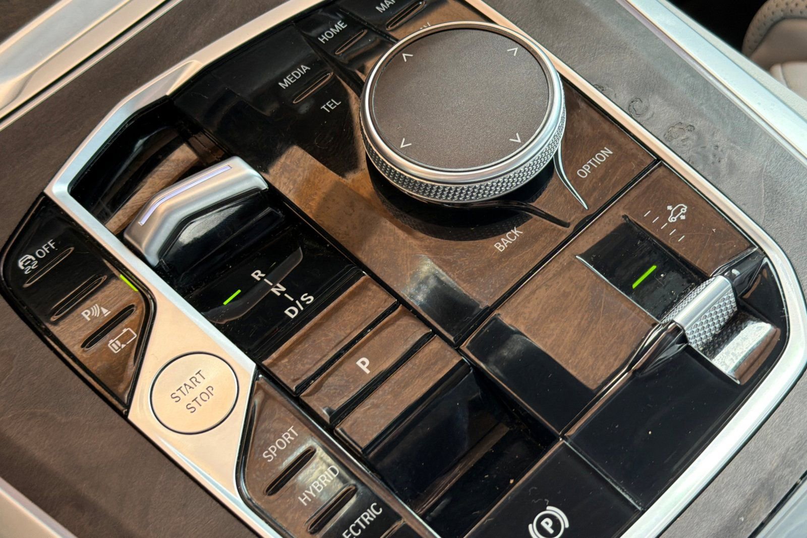 Used 2024 BMW X5 xDrive50e w/ Premium Package image 30