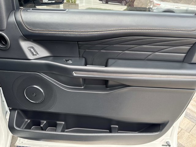 Used 2023 Ford Expedition Max Platinum image 17