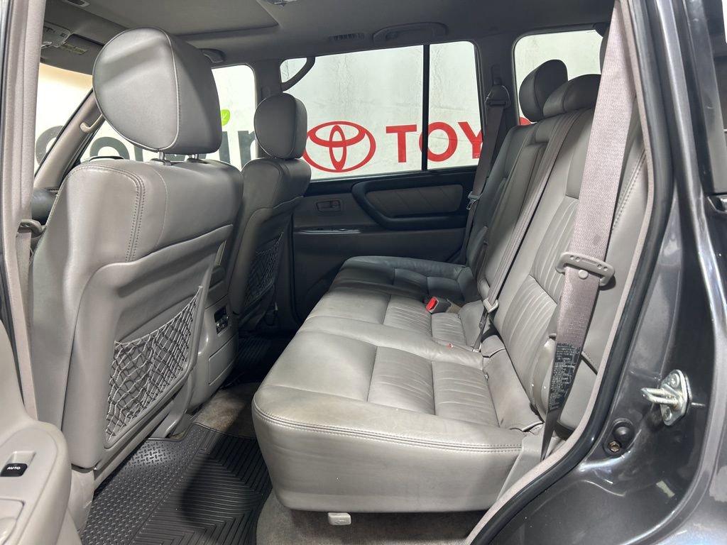 Used 2004 Toyota Land Cruiser image 22