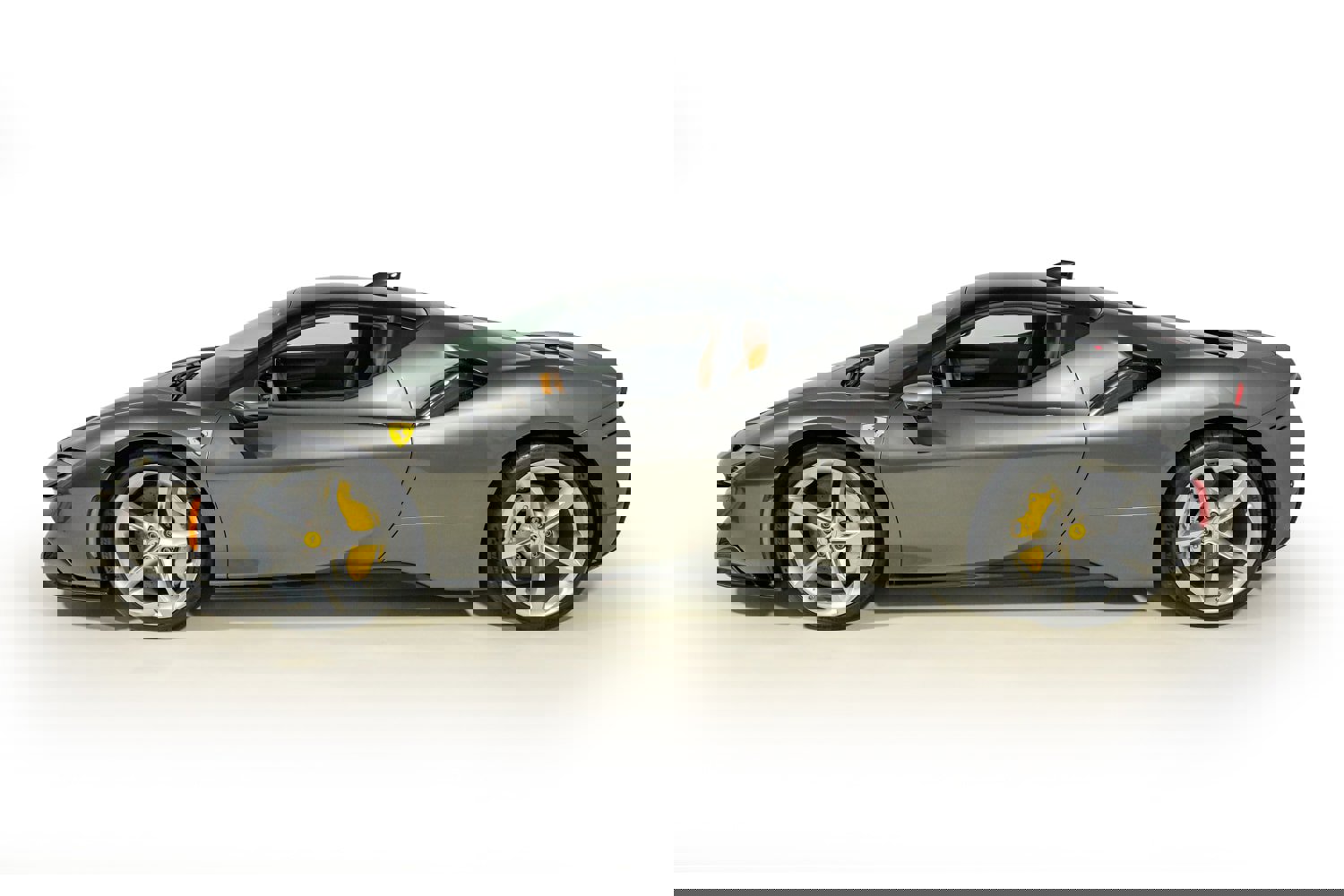 Used 2022 Ferrari SF90 Stradale image 3