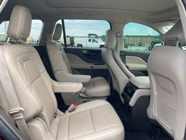 Used 2022 Lincoln Aviator Reserve AWD/4WD image 16