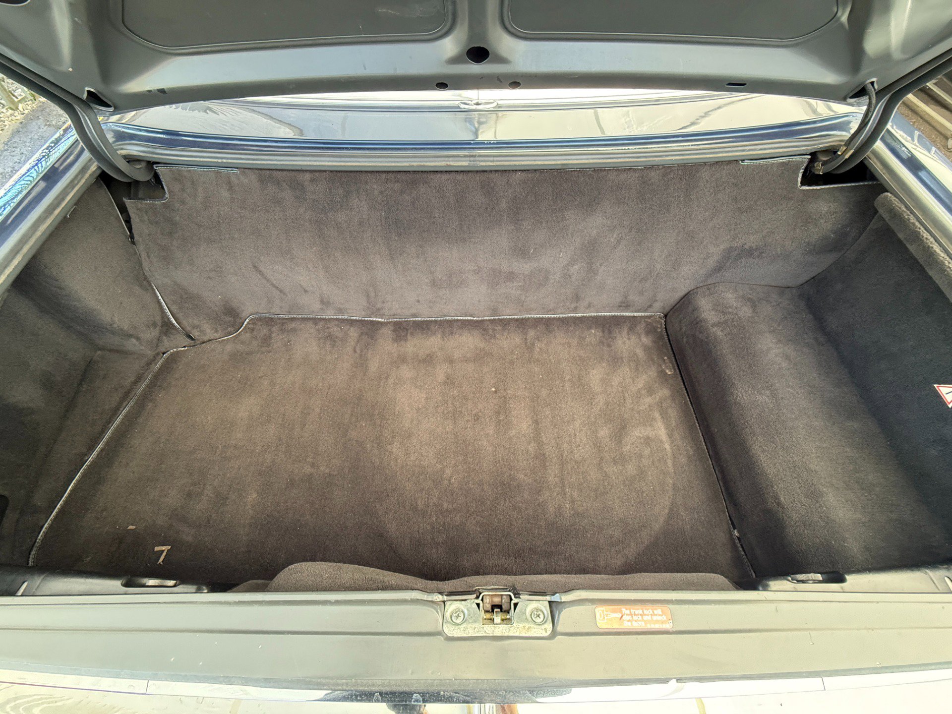 Used 1988 Mercedes-Benz 560 SL image 27