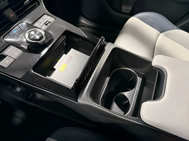 Certified 2023 Subaru Solterra AWD image 26
