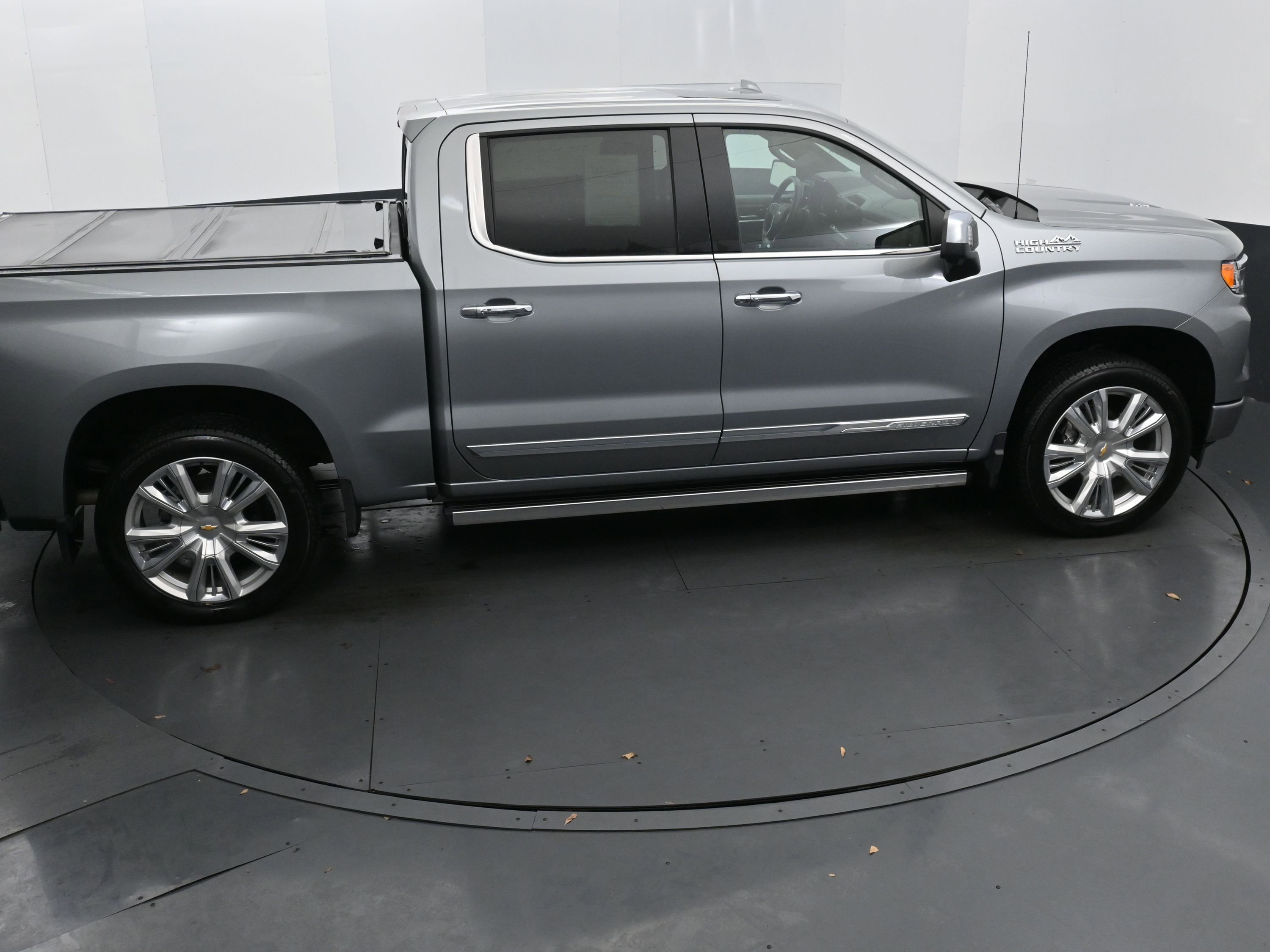 Used 2024 Chevrolet Silverado 1500 High Country AWD/4WD image 31