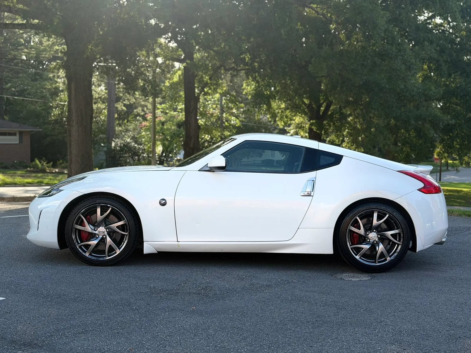 Used 2014 Nissan 370Z Touring w/ Sport Package RWD image 3