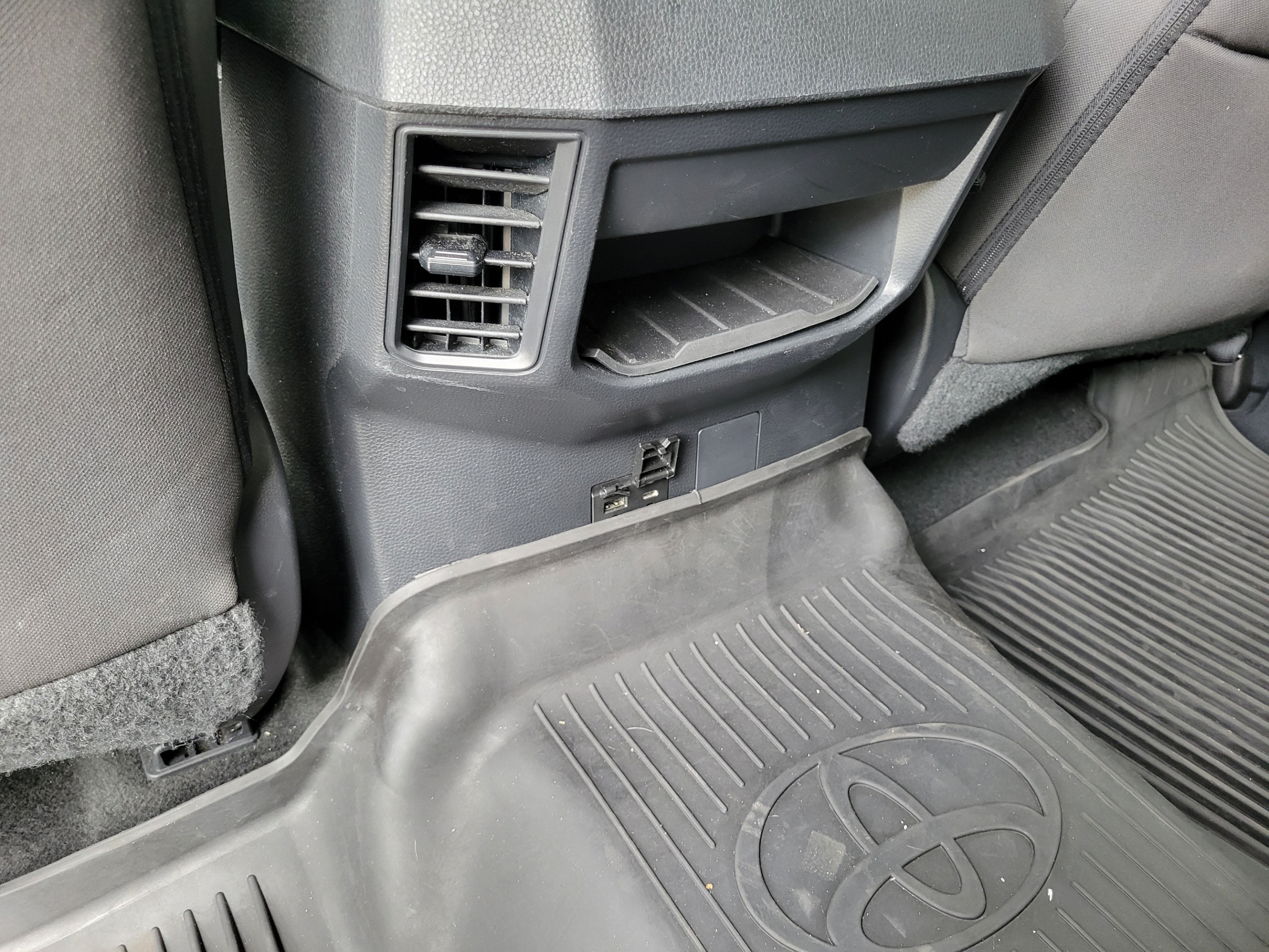 Used 2024 Toyota Tundra SR5 w/ SR5 Convenience Package RWD image 10