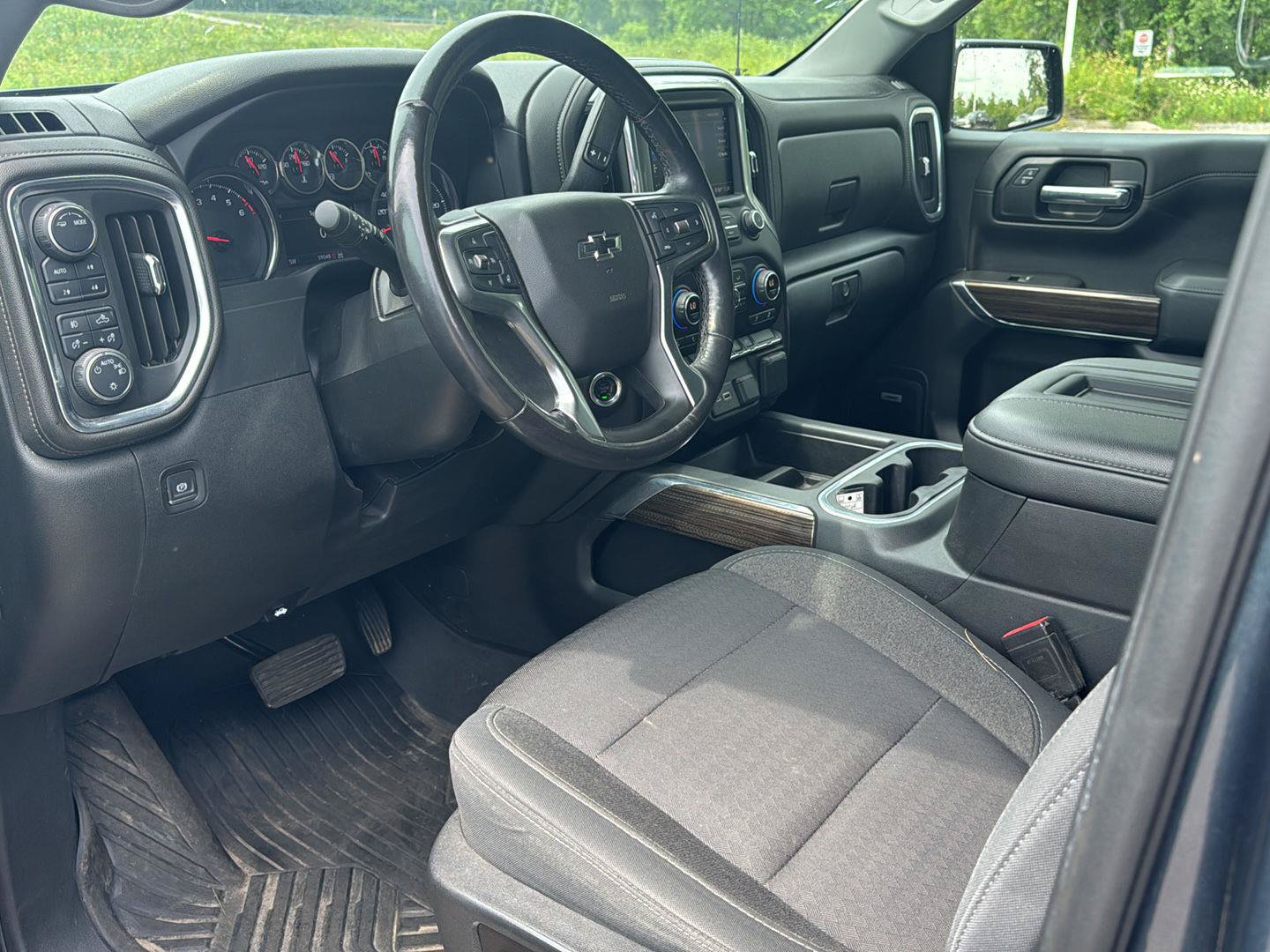 Used 2020 Chevrolet Silverado 1500 RST AWD/4WD image 13