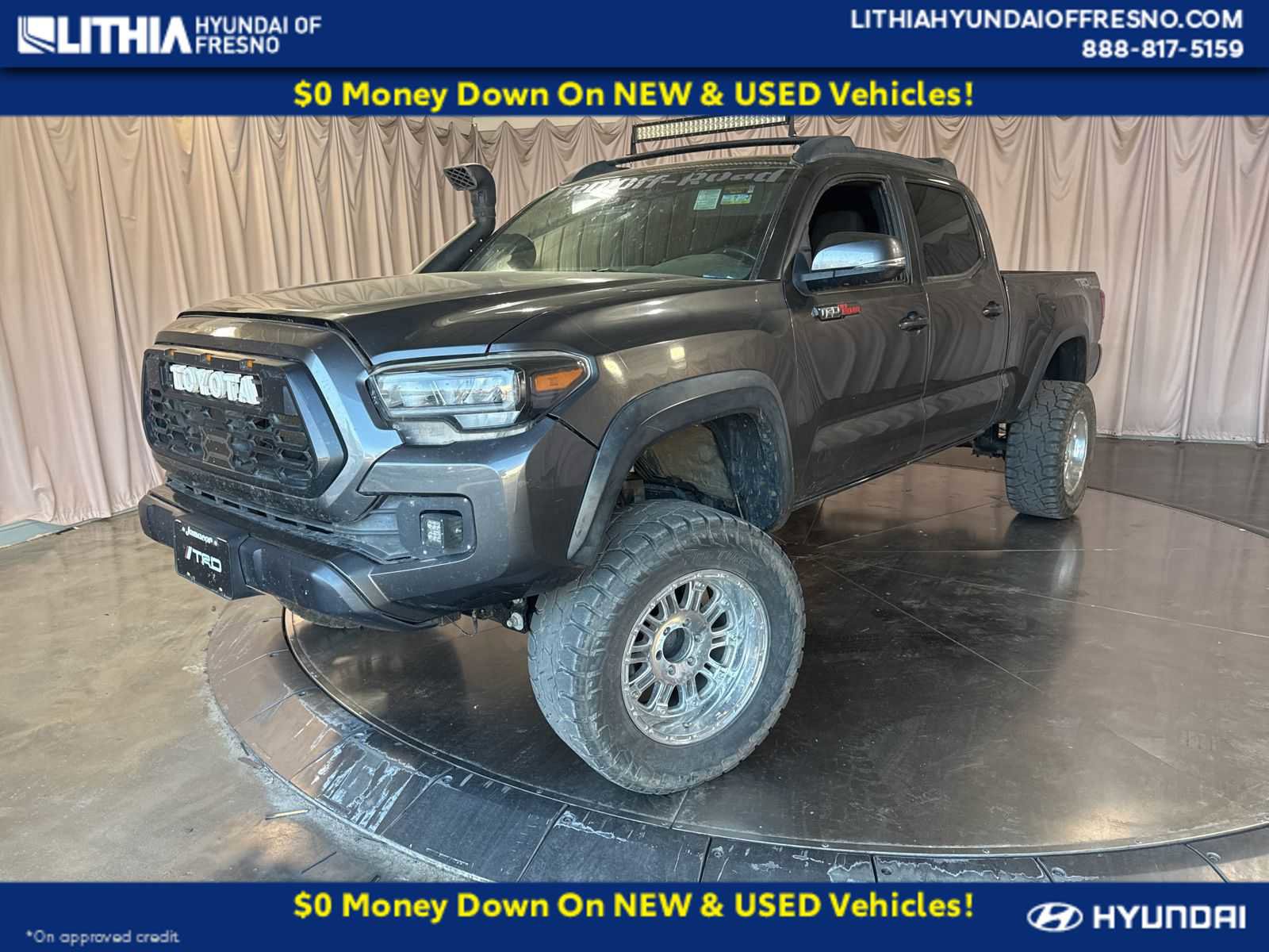 Used 2018 Toyota Tacoma TRD Off-Road w/ Technology Package image 1