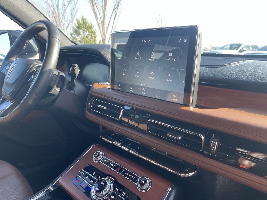 Used 2020 Lincoln Aviator Reserve w/ Elements Package Plus image 30