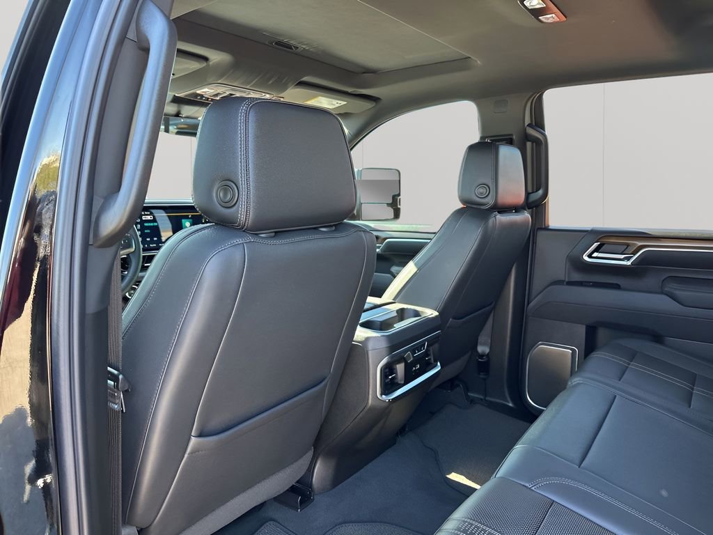 Used 2025 Chevrolet Silverado 2500 High Country w/ High Country Premium Package AWD/4WD image 19