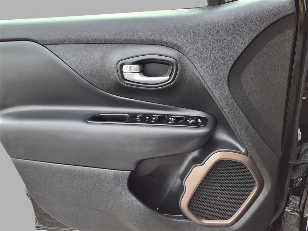 Used 2023 Jeep Renegade Latitude image 16