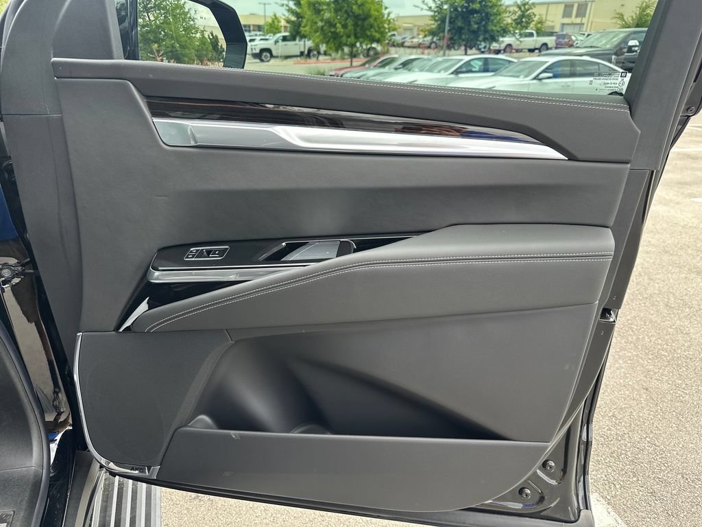 New 2026 Cadillac Escalade ESV Luxury w/ Touring Package AWD/4WD image 41