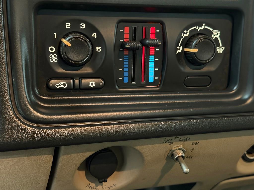 Used 2006 Chevrolet Silverado 3500 W/T image 23
