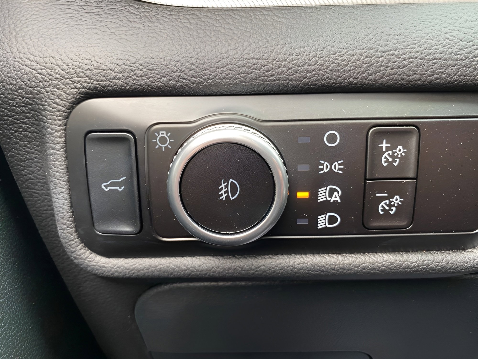 Certified 2023 Ford Explorer XLT w/ Equipment Group 202A AWD/4WD image 12