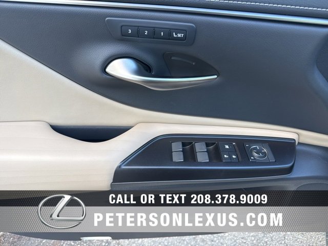 Used 2019 Lexus ES 300h w/ Luxury Package image 21
