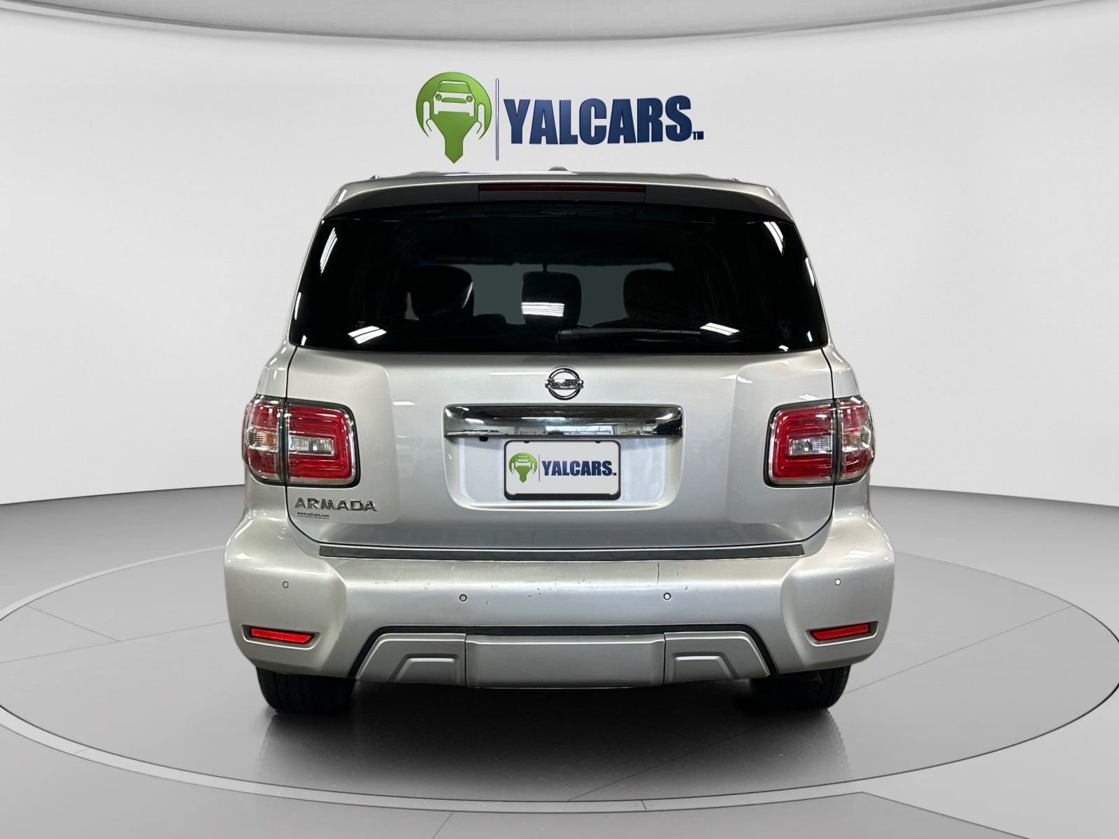 Used 2017 Nissan Armada SV image 4