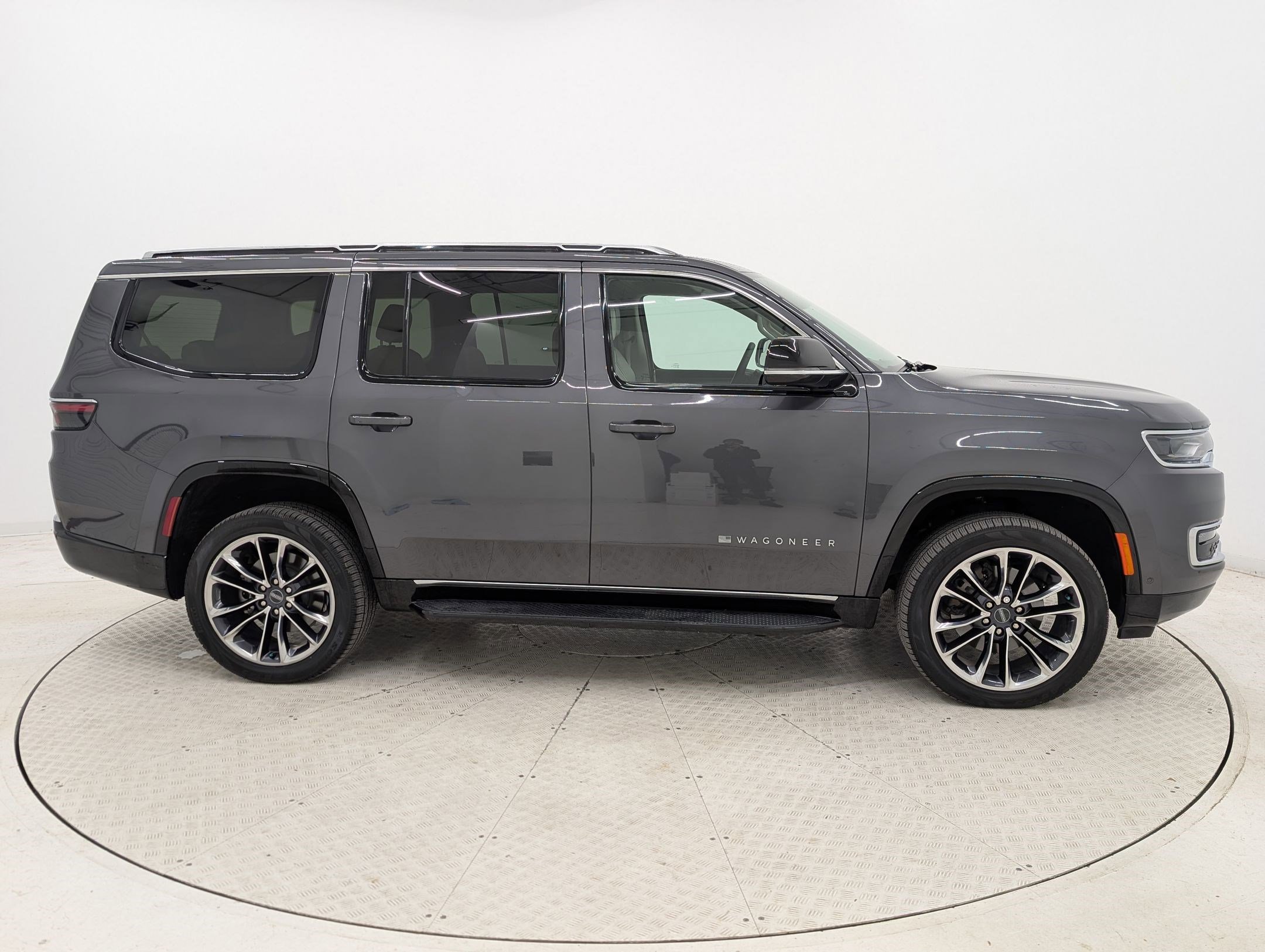 Used 2023 Jeep Wagoneer Series III w/ Preferred Equipment Group image 8