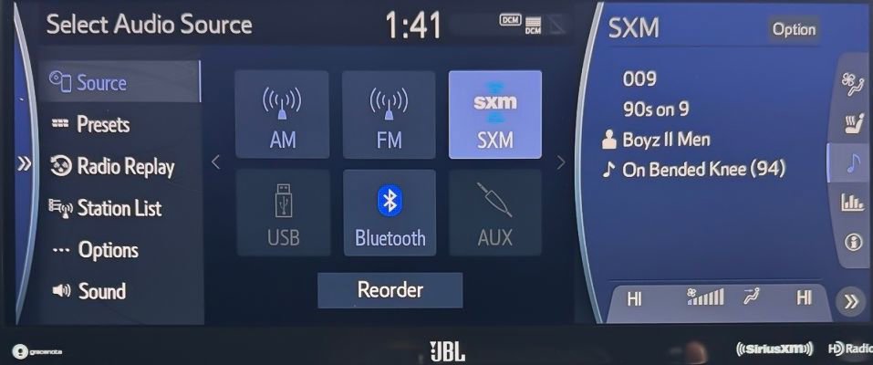 Used 2022 Toyota Venza Limited image 26