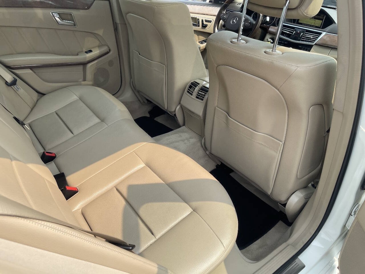 Used 2011 Mercedes-Benz E 350 4MATIC Sedan image 22