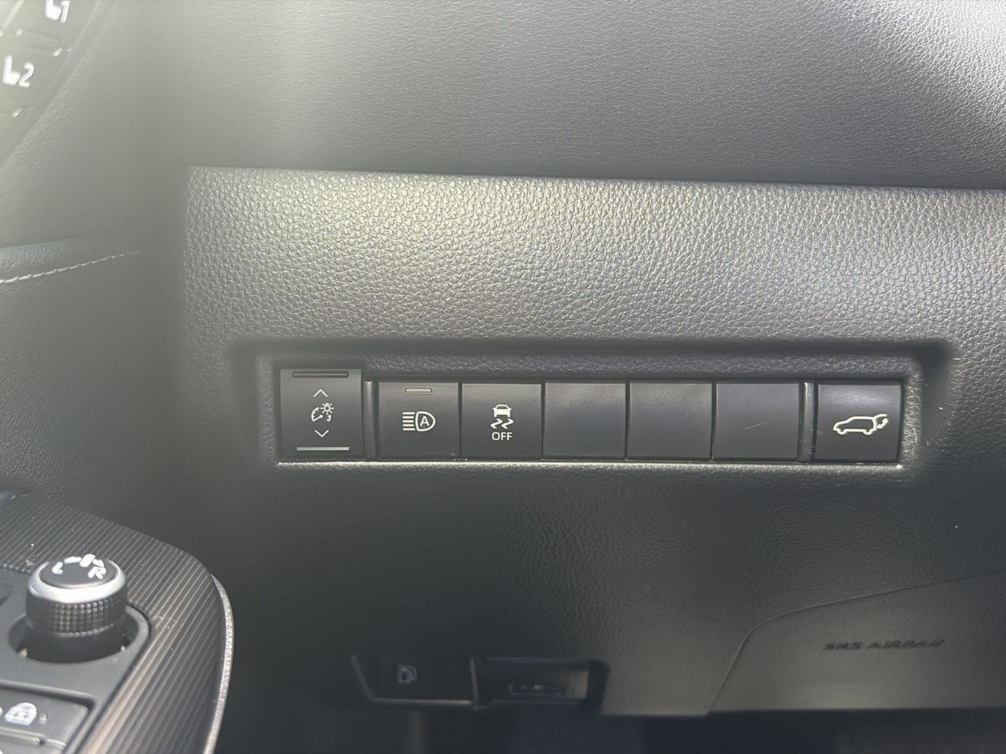 Used 2022 Toyota Venza XLE image 23