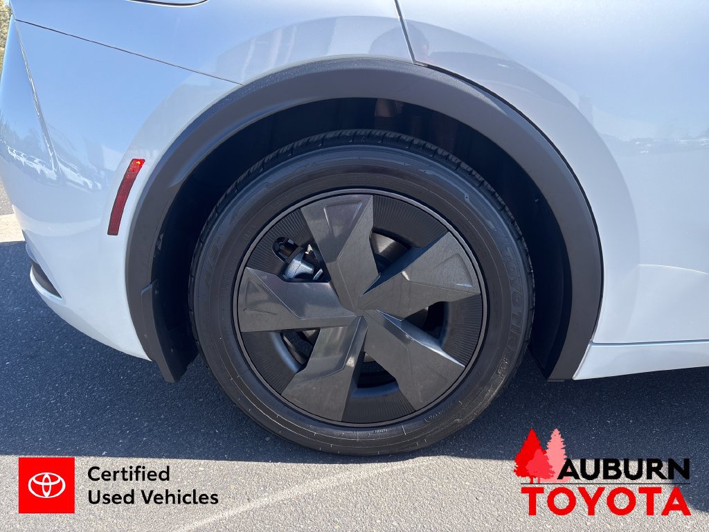 Certified 2026 Toyota Prius Plug-In Hybrid FWD image 26