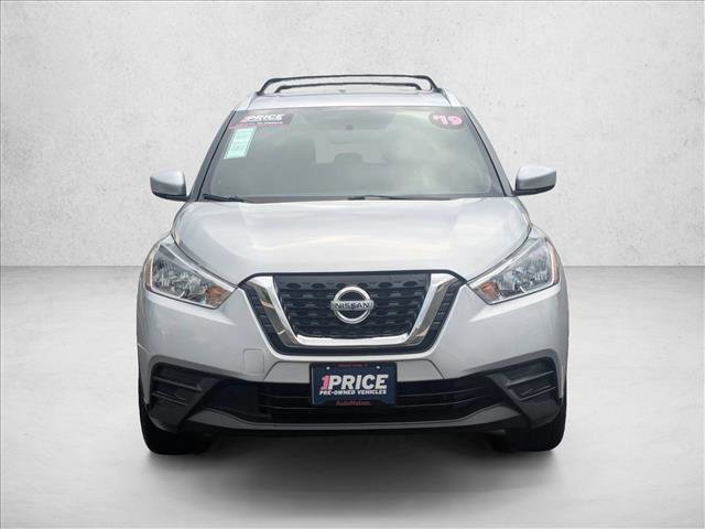 Used 2019 Nissan Kicks SV w/ Exterior Package FWD image 2