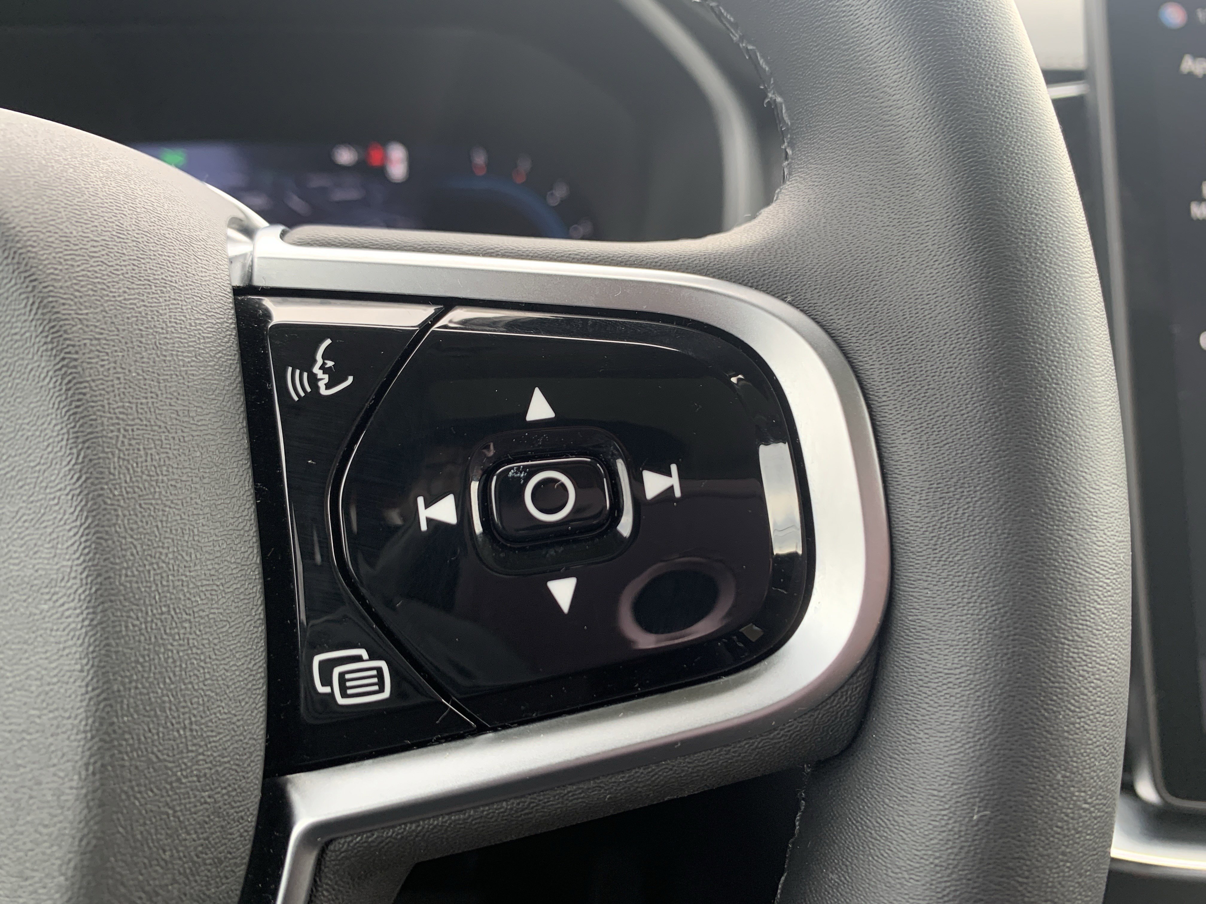 Used 2025 Volvo XC90 B6 Plus image 20