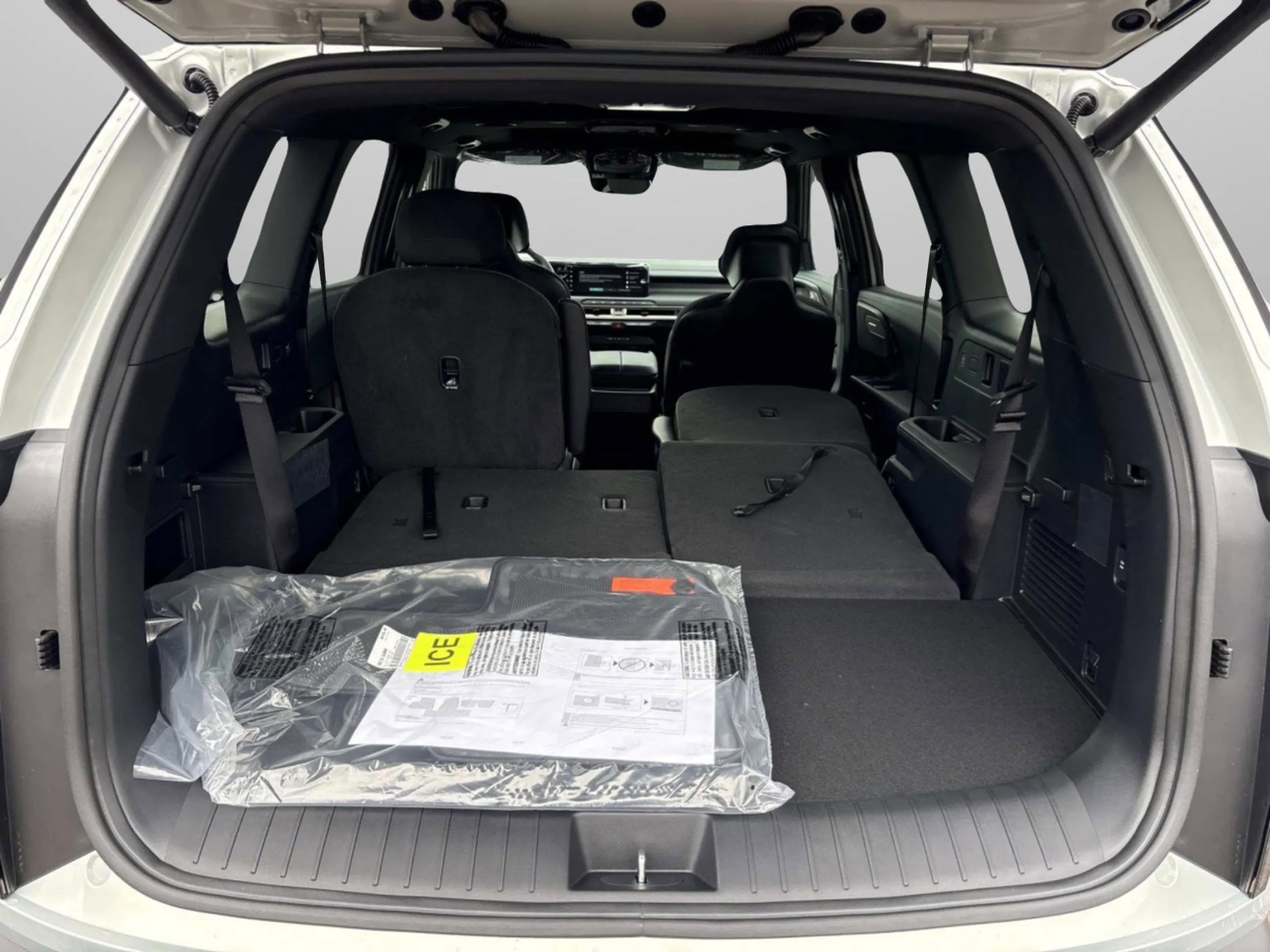 New 2027 Kia Telluride S image 12