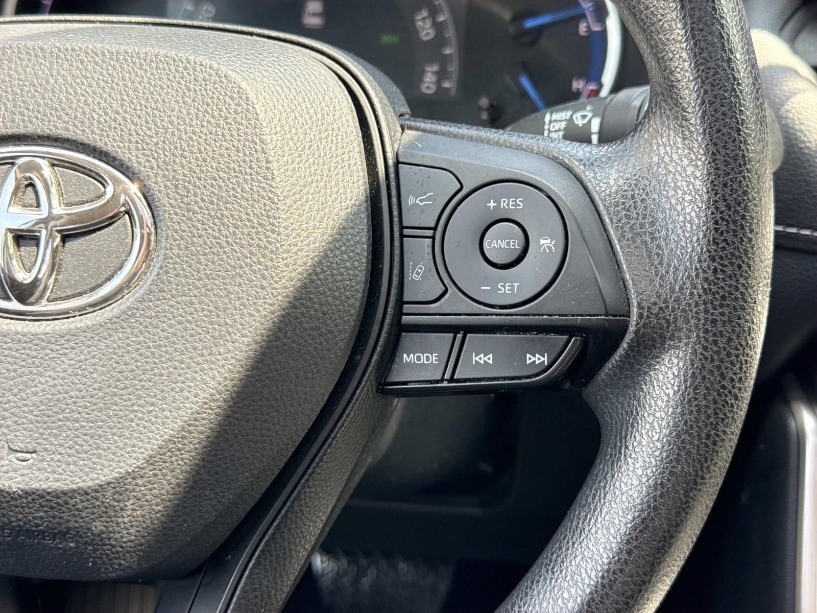 Used 2023 Toyota RAV4 XLE w/ Convenience Package AWD/4WD image 14