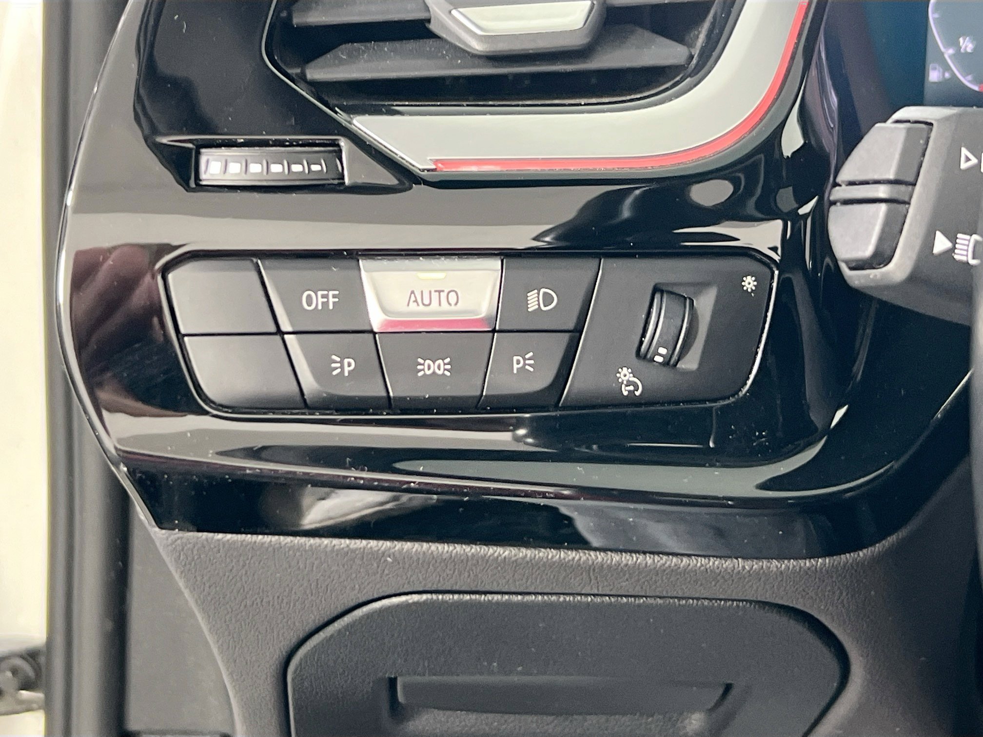 Used 2022 BMW Z4 sDrive30i w/ Driving Assistance Package image 10