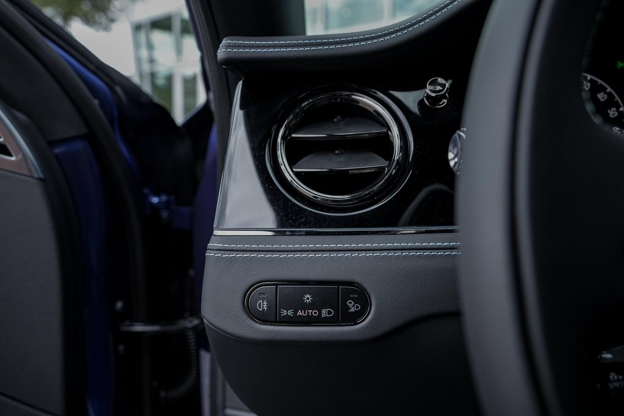 New 2025 Bentley Flying Spur Plug-In Hybrid AWD/4WD image 33