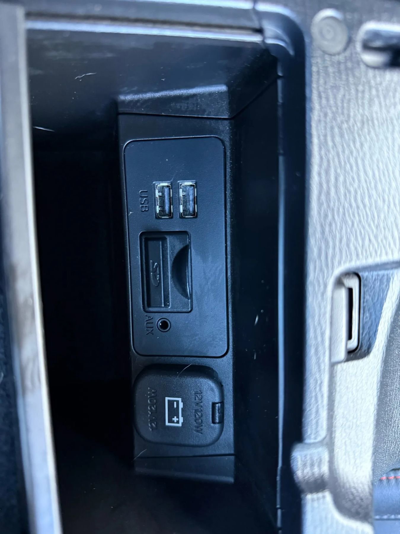 Used 2015 MAZDA MAZDA3 s Touring image 34