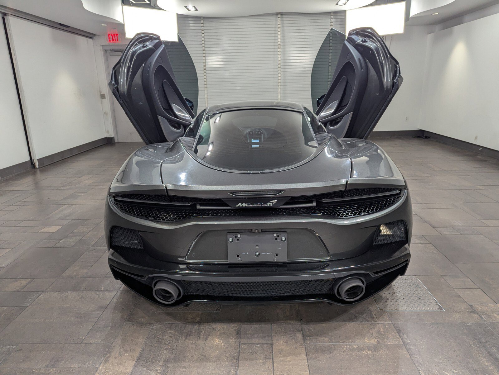 Used 2022 McLaren GT image 22