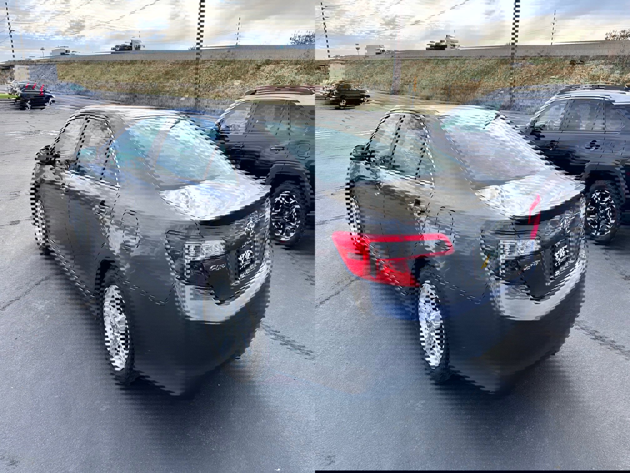 Used 2014 Toyota Camry SE image 4