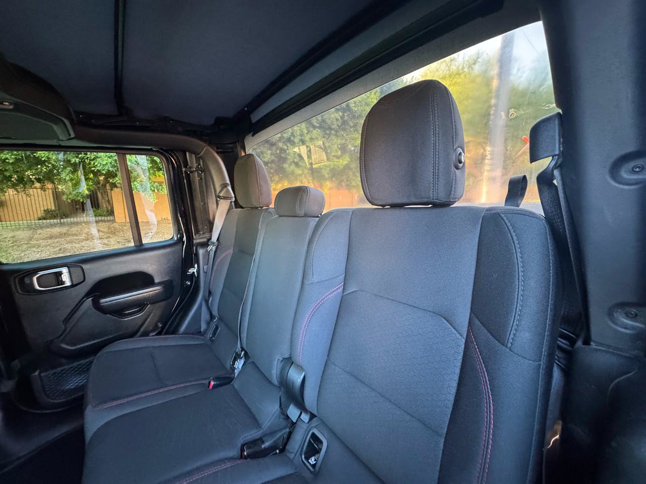 Used 2022 Jeep Gladiator Rubicon AWD/4WD image 15