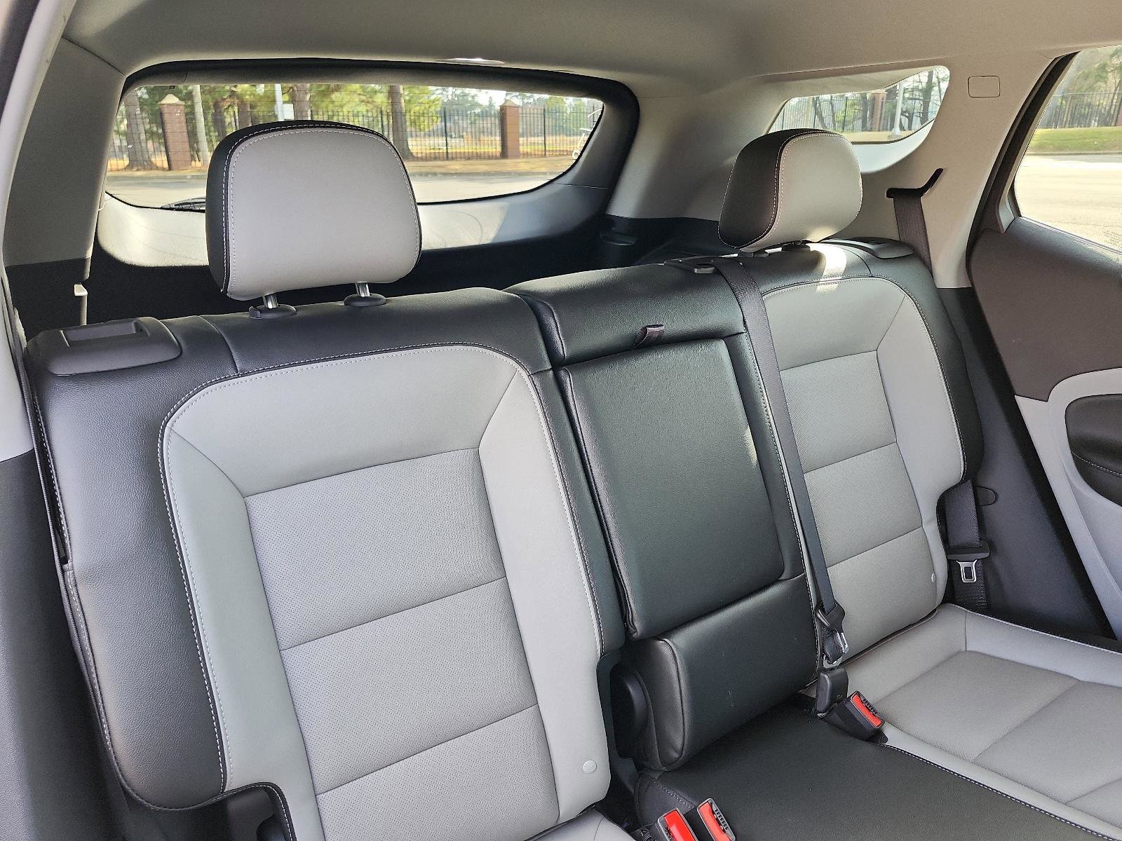 Certified 2024 GMC Terrain SLT image 8