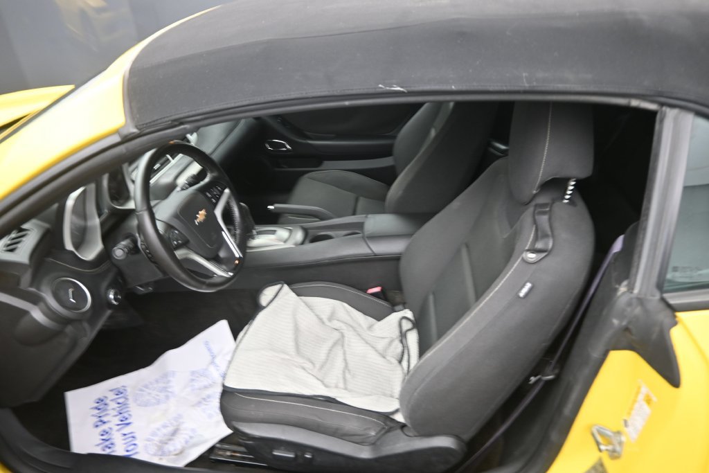 Used 2015 Chevrolet Camaro LT RWD image 11