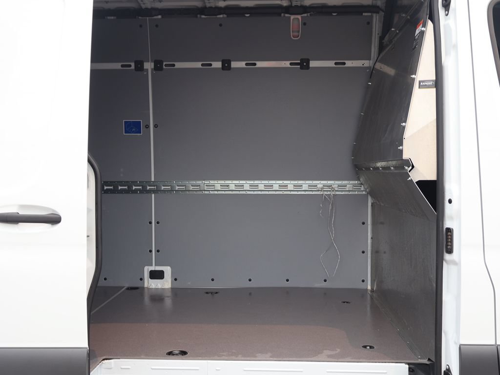 Used 2024 Mercedes-Benz eSprinter 170 Cargo image 19